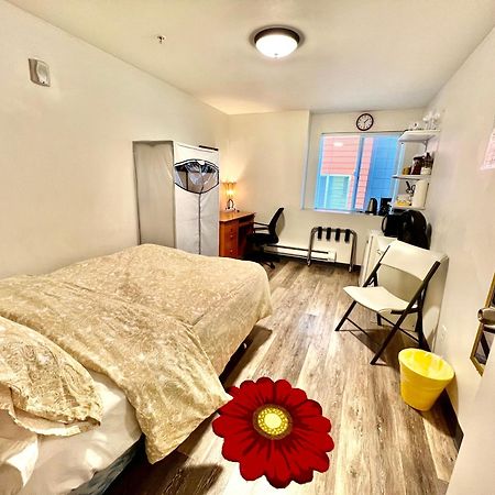 Micro Studio Apartment 10 Minutes Walk To University Of Washington Seattle Exterior photo